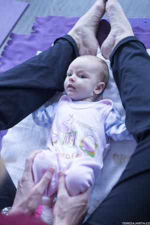BabYoga - jemné cvičení pro posílení pouta mezi matkou a miminkem